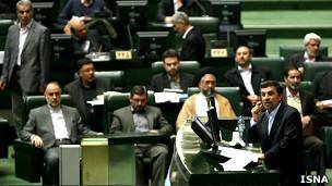 افشاگری احمدی‌نژاد علیه برادران لاریجانی در صحن علنی مجلس