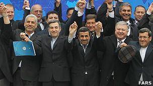 استفاده مجدد احمدی نژاد و مشایی از شعار 'زنده‌باد‌بهار'