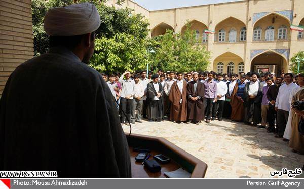 تجمع طلاب بوشهر در اعتراض به كنسرت موسيقي محلي (+عکس)