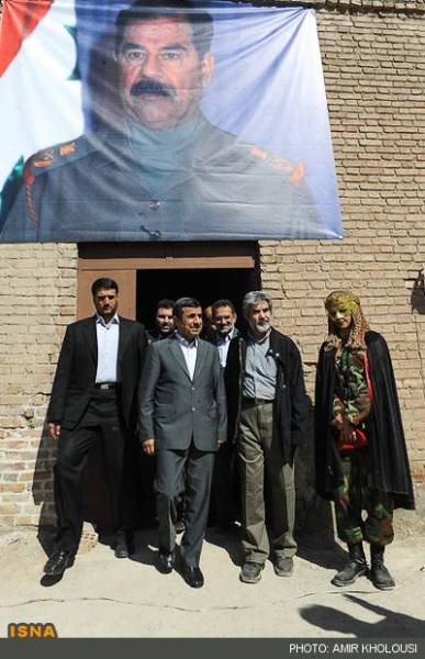 احمدی نژاد و صدام (عکس)