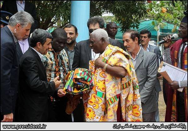 حضور احمدی نژاد و مشایی در دانشگاه اسلامي غنا (گزارش تصویری)