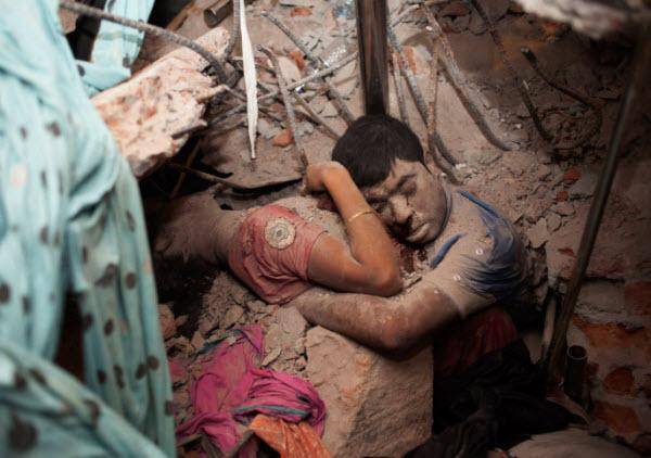 صحنه‌ای دلخراش از حادثه بنگلادش (+عکس)