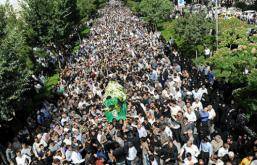 شعارهای اعتراضی در تشییع جنازه آیت الله طاهری در اصفهان