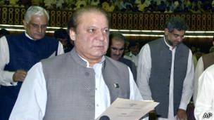 پارلمان پاکستان نواز شریف را به نخست وزیری انتخاب کرد