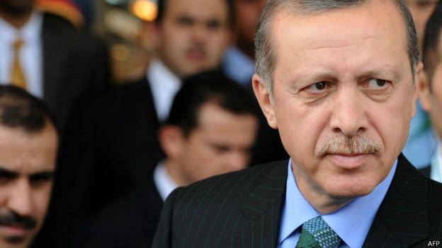 اردوغان؛ فروشنده نان کنجدی، فوتبالیستی حرفه‌ای و سیاستمداری اسلامگرا