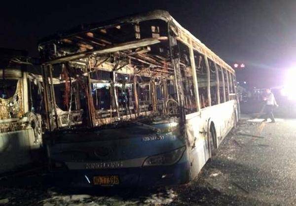 ۴۰کشته درآتش سوزی اتوبوس درچین/عکس