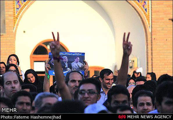 جشن پیروزی انتخاب حسن روحانی در زنجان (عکس)