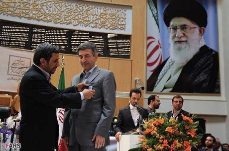 احمدی‌نژاد برای تائید صلاحیت مشایی سه بار درخواست حکم حکومتی کرد