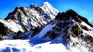 سه کوهنورد ایرانی در مسیر بازگشت از قله برودپیک گم شدند
