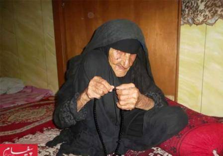 مادربزرگ 112 ساله بوشهری همچنان روزه می گیرد (+عکس)