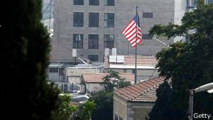 آمریکا امروز بیش از ۲۰ سفارتخانه و کنسولگری خود را تعطیل کرد