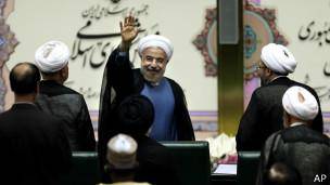 دولت روحانی وعده داد که فعالیت وزارت اطلاعات 'قانونمند' شود