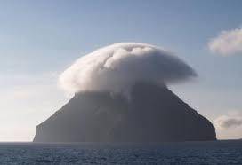 14:48 - جزیره ای با کلاه ابری