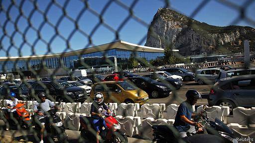 تنش میان بریتانیا و اسپانیا بر سر ایست‌های بازرسی در مرز جبل‌الطارق