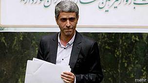 وزیر اقتصاد ایران: احمدی‌نژاد اشتباه شاه را تکرار کرد