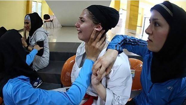  حذف تیم کاتای زنان ایران به دلیل نوع پوشش آنها، نظرات شما