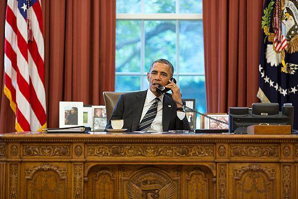 عکس/ اوباما در تماس تلفنی با روحانی