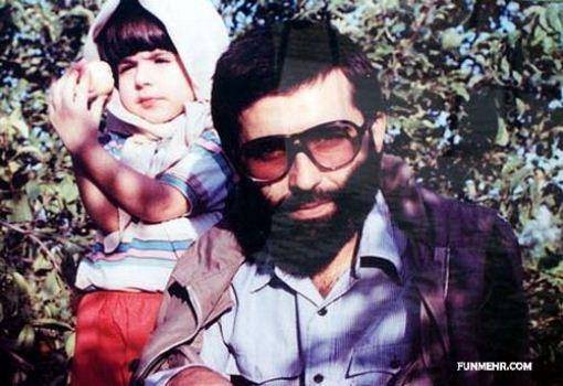 شهید آوینی در کنار دخترش /عکس