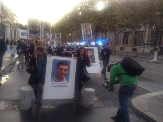 اعتراض به اعدام ها در برابر سفارت حکومت اسلامی در پاریس اخبار روز