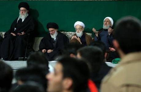 روحانی مراسم عزاداری خامنه‌ای را ترک کرد
