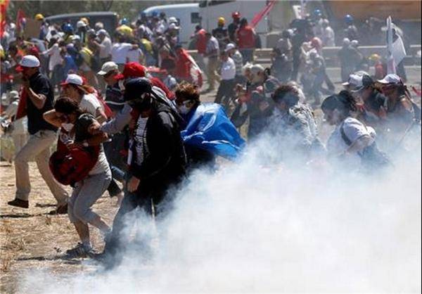 یورش پلیس ترکیه به کُردهای معترض/عکس