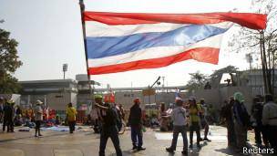 معترضان مانع ثبت‌نام نامزدهای انتخابات تایلند شدند