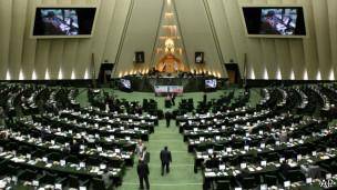  رئیس مجلس ایران: دولت نحوه توزیع سبد کالا را اصلاح کند
