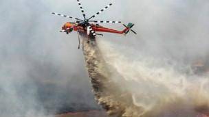 تلاش آتش‌نشانان برای خاموش کردن ده‌ها آتش‌سوزی در استرالیا