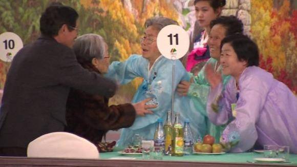 دیدار خانواده های کره ای جدا مانده از هم پس از 60 سال (+تصاویر)
