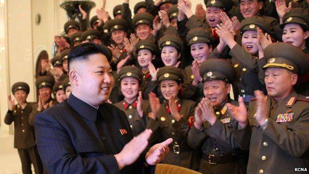 مردان کره شمالی باید موهای خود را شبیه موی رهبرشان بزنند 