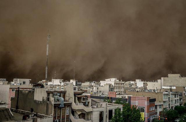 طوفان بی‌سابقه 320 حادثه در تهران رقم زد 