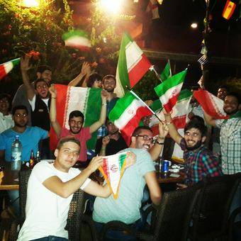 توجه جوانان لبنانی به بازی تیم ملی ایران