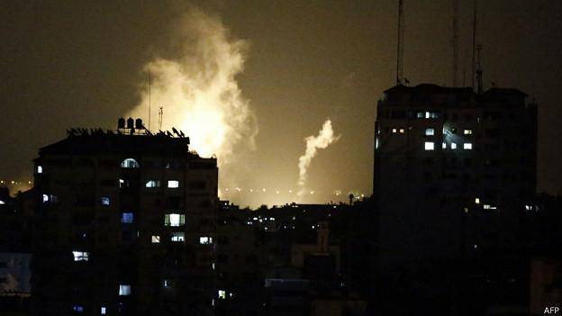 اسرائیل حمله زمینی به غزه را آغاز کردمقامات اسرائیلی و حماس برقراری 'آتش بس جامع' را تکذیب کردند<dc:title />          