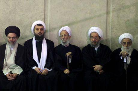 حمله به روحانی و هاشمی از دفتر خامنه‌ای در قم