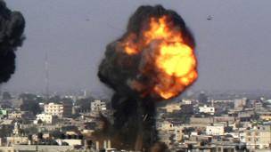 کرزی حمله اسرائیل به نوار غزه را محکوم کرد