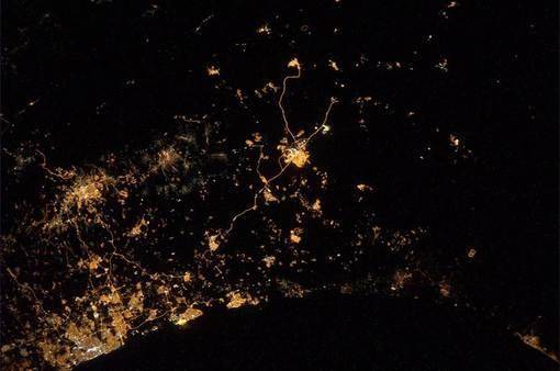 روزنما: عکس ماهواره‌ای غزه خونین در شب
