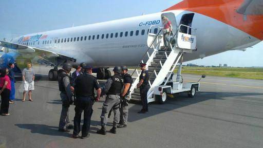 تهدید 'علی شاهی' هواپیما را به فرودگاه تورنتو برگرداند