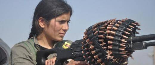 گزارشگر «العربیه» گزارشی از زنانی که در «نیروهای مدافع خلق» در کوبانی با داعش می جنگند تهیه کرده است
