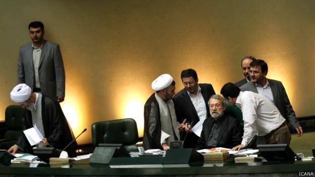  جلسه غیر علنی مجلس ایران برای بررسی 'هتک حرمت جایگاه ریاست جمهوری'