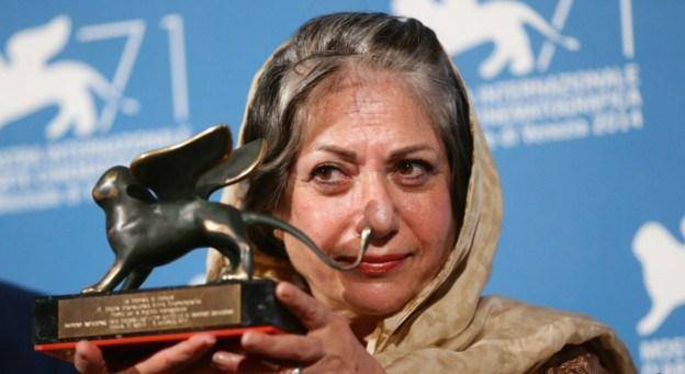 جایزه بهترین فیلمنامه جشنواره ونیز در دستان رخشان بنی‌اعتماد (+عکس)