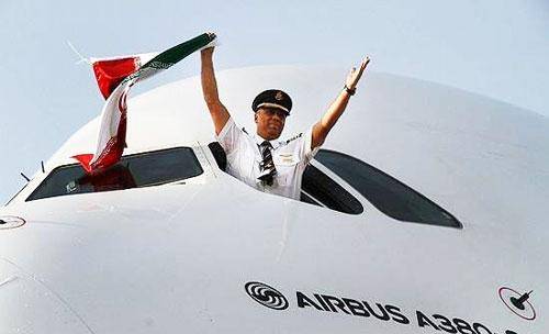 اخراج خلبان ایرانی بزرگترین هواپیمای جهان! + عکس