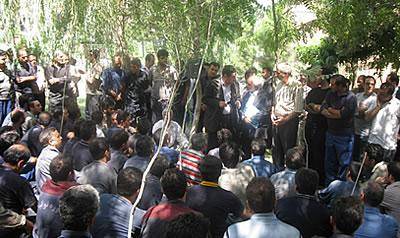 تجمع کارگران تراکتورسازی تبریز در اعتراض به تعويق ۲ ماه حقوق