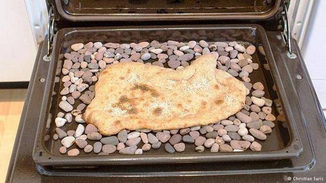 تصویری: از پخت نان سنگک در غربت تا خانه مستوفی الممالک
