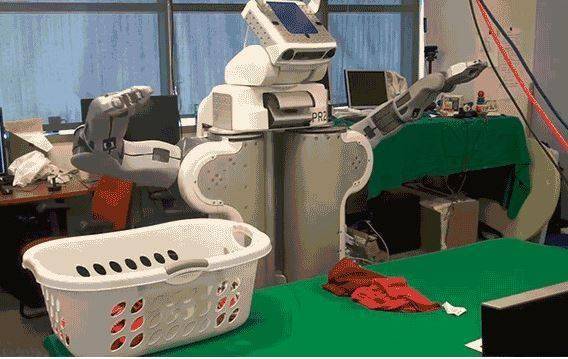 رباتی که لباس‌های کثیف را می‌شوید/عکس