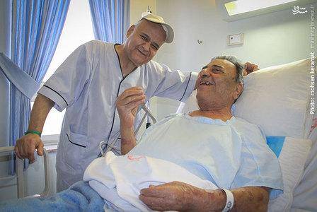 تصاویر/اکبر عبدی در بیمارستان