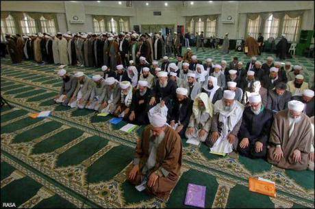 نماز جماعت جداگانه اهل سنت و شیعیان 