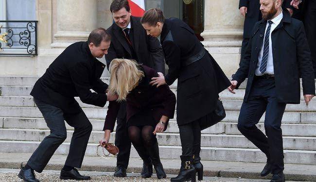 نخست وزیر دانمارک زمین خورد/تصاویر