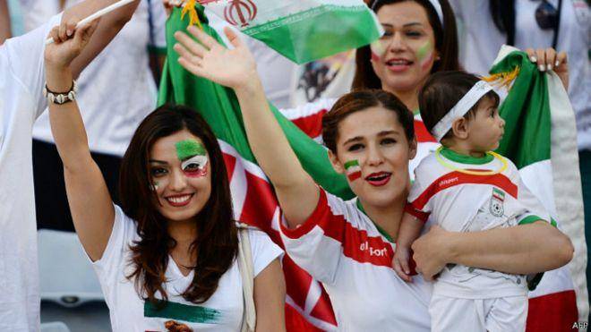 رئیس فیفا به ایران: استادیوم‌ها را به روی زنان باز کنید  