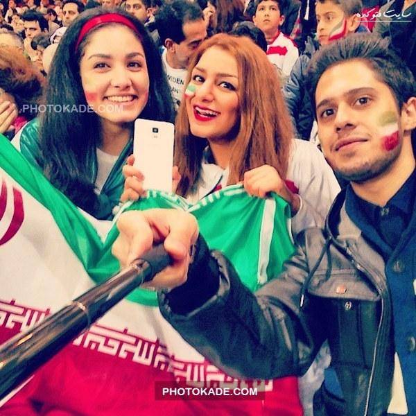 تشویق تماشاگران ایرانی در بازی ایران سوئد، تصاویر بدون سانسور!