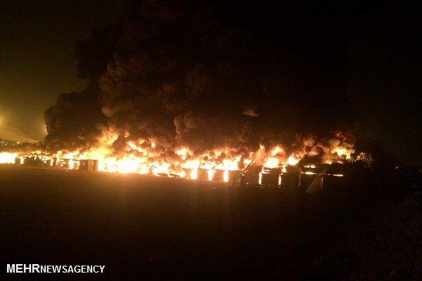 آتش سوزی گسترده در پارس جنوبی / فعالیت ۳۰ اکیپ مهار آتش در پارس جنوبی + عکس